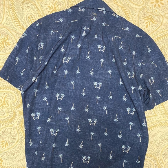 Short sleeves shirt - Picture 2 of 4